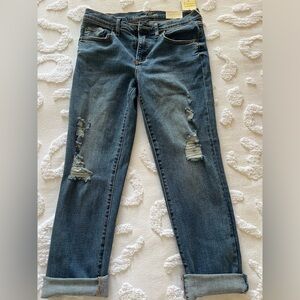 Distressed Straight Leg cropped Jeans